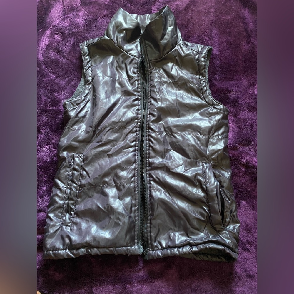 Bubble zip up vest